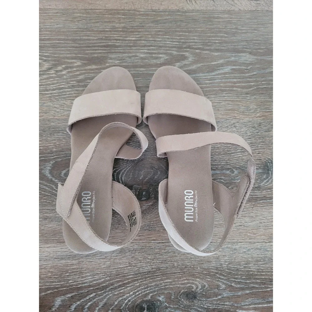 Munro lucia leather
